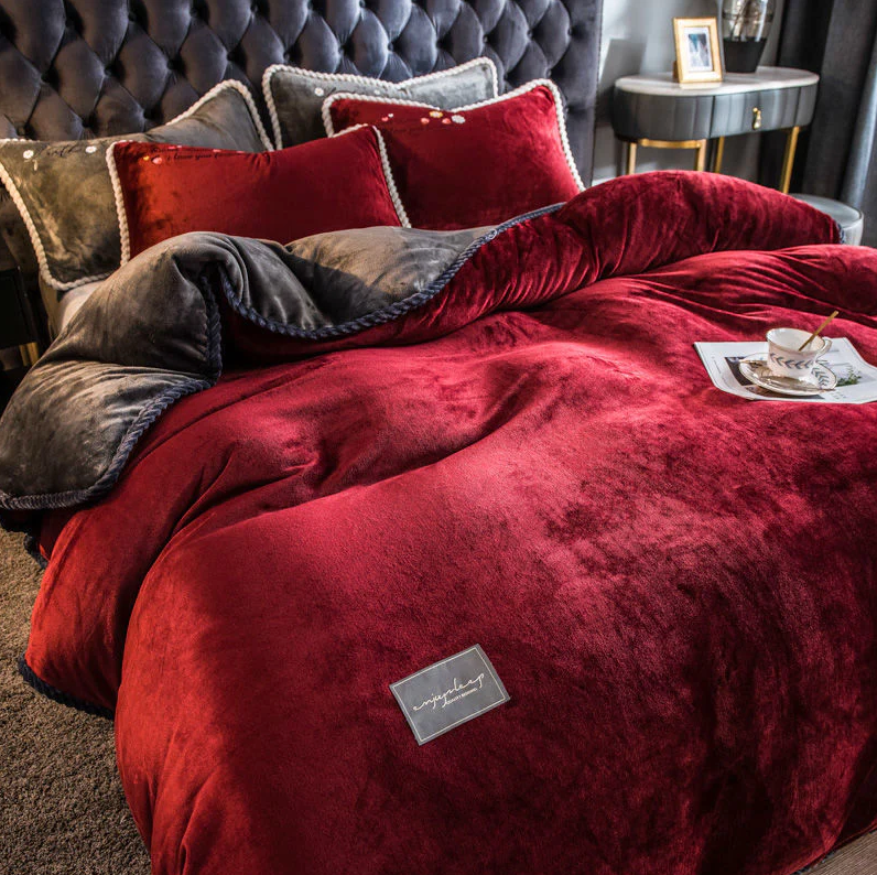 OPHELIA FINE VELVET BEDDING SET