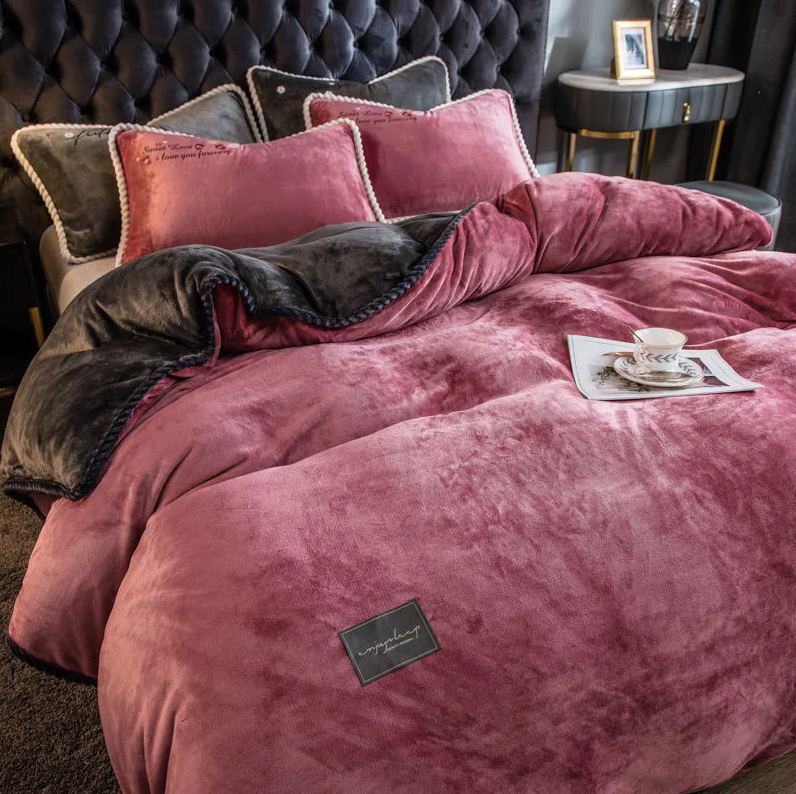 OPHELIA FINE VELVET BEDDING SET